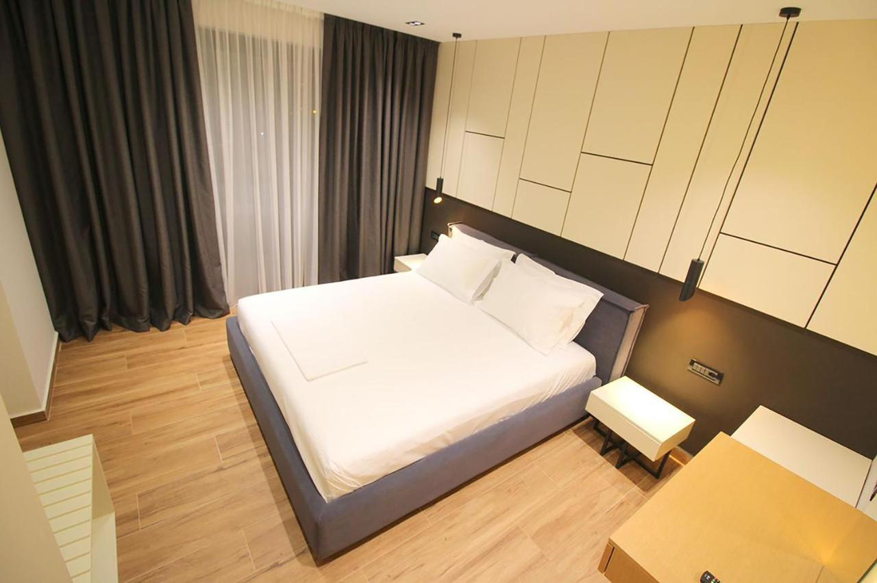 "The View" Luxury Apartments Σαράντα Εξωτερικό φωτογραφία